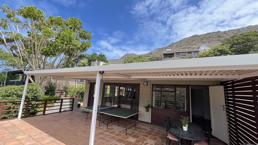 3 Bedroom Property for Sale in Glencairn Western Cape